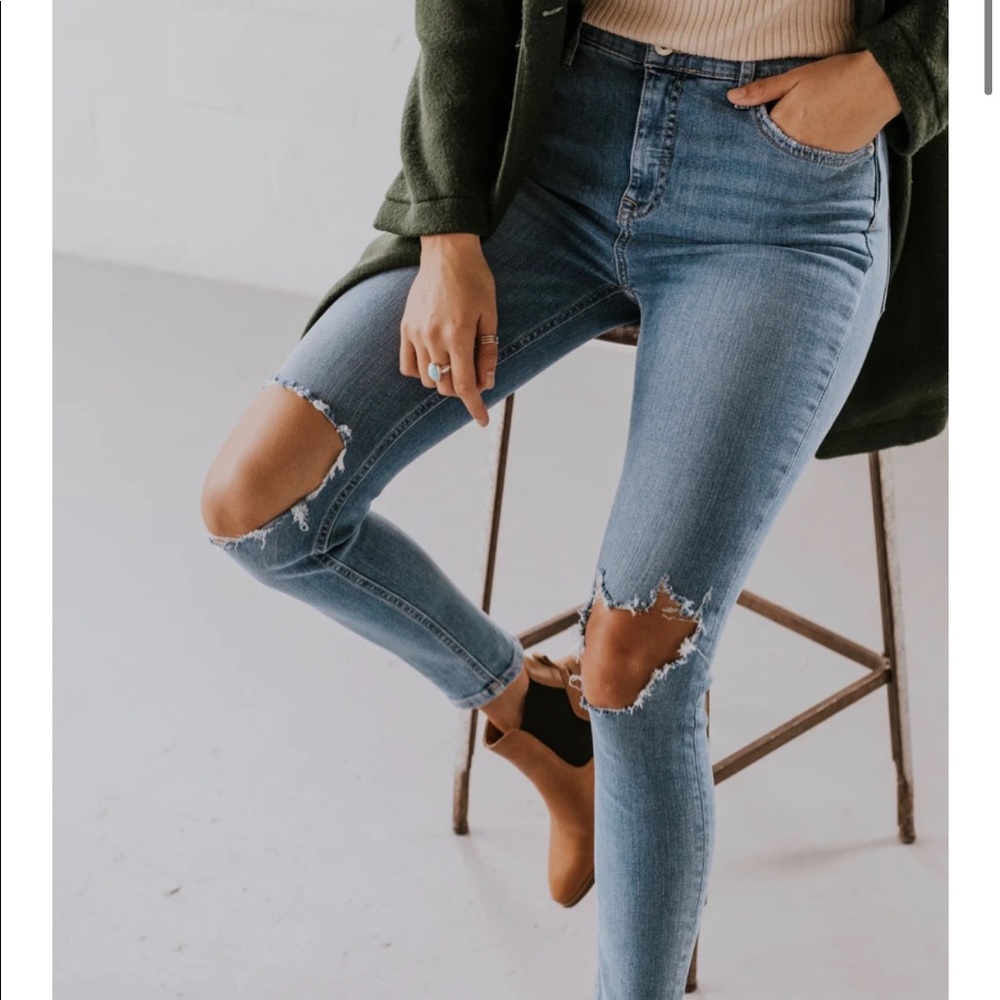 NWT Free People High Rise Busted Knee Skinny Jeans